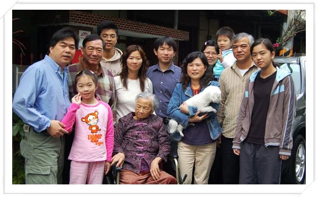 過新年大團圓,吃了三次團圓飯 過新年大團圓,吃了三次團圓飯