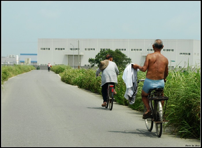 【自己的】天氣好熱~~ 【自己的】天氣好熱~~