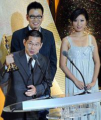 【開心的】狂賀翰揚拿下第九座金鐘獎! 【開心的】狂賀翰揚拿下第九座金鐘獎!