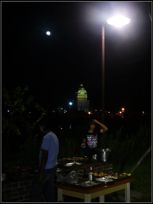 【自己的】美麗月光下的烤肉場 【自己的】美麗月光下的烤肉場