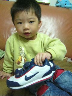 邦邦的打勾鞋 邦邦的打勾鞋