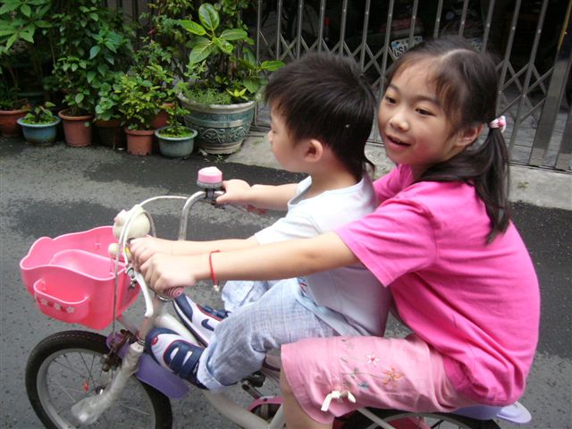 學騎腳踏車 學騎腳踏車