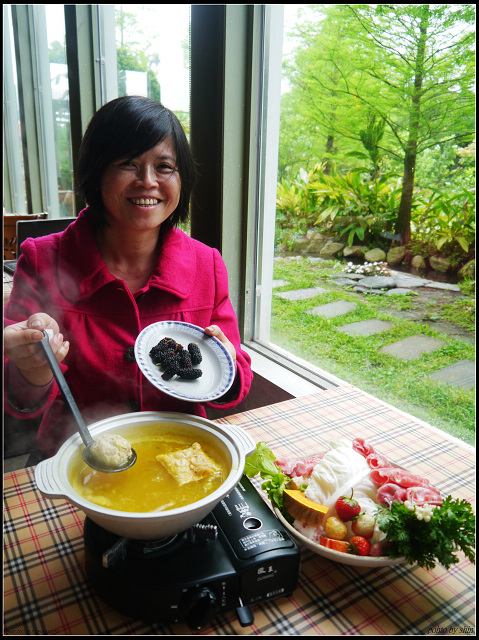 【好吃的.宜蘭美食】童話村農場之桑椹養生火鍋 【好吃的.宜蘭美食】童話村農場之桑椹養生火鍋