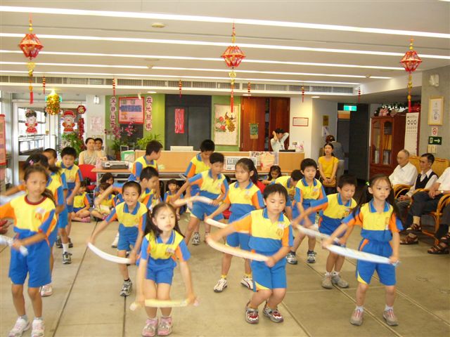 小天使與老人同樂 小天使與老人同樂