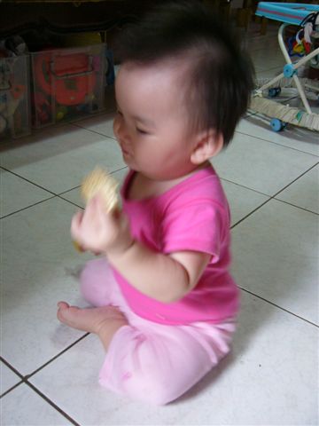 芃芃又會新招數 芃芃又會新招數